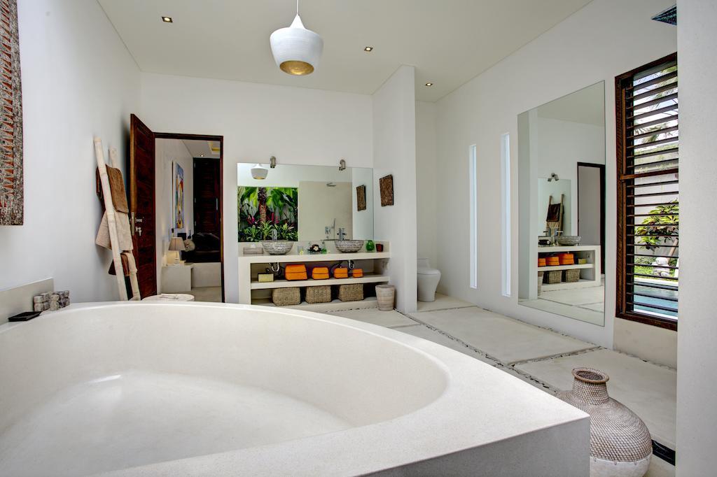 Jonas Seminyak (Bali)